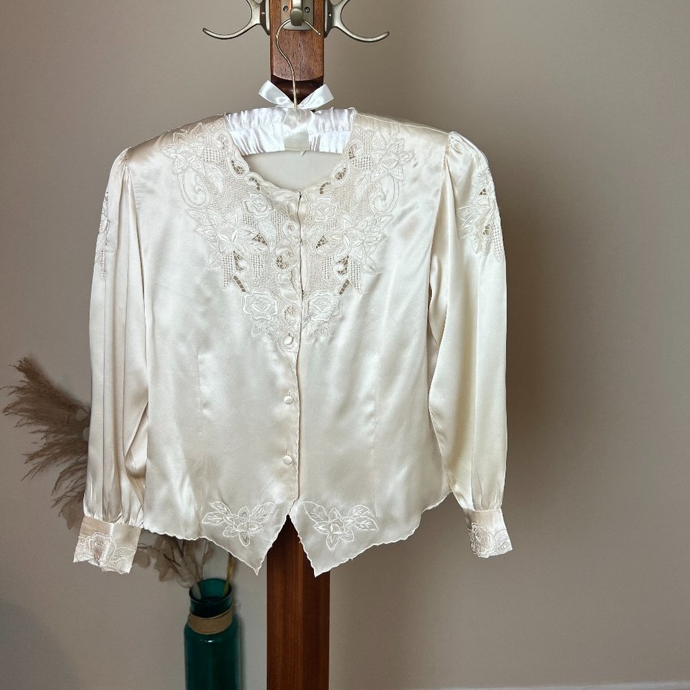 Silk Brand Vintage Hand Embroidered Chinese Silk Blouse
